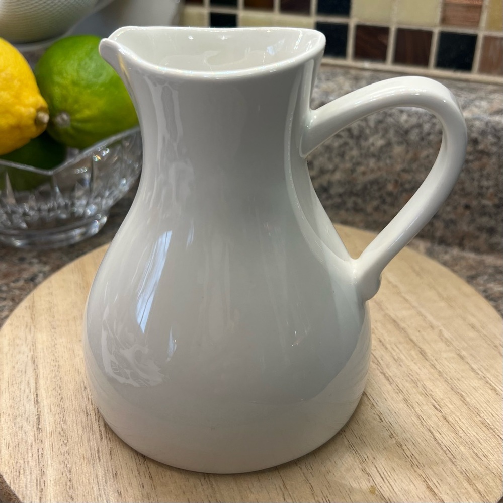 HALL China Creamer/Small Pitcher Mid-Century Vintage Excellent Condition